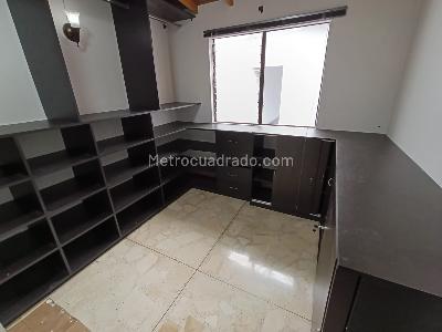 Casa de 5 alcobas en arriendo en Alameda, Medellín, 400 m² · foto 14 de 20
