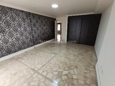 Casa de 5 alcobas en arriendo en Alameda, Medellín, 400 m² · foto 15 de 20
