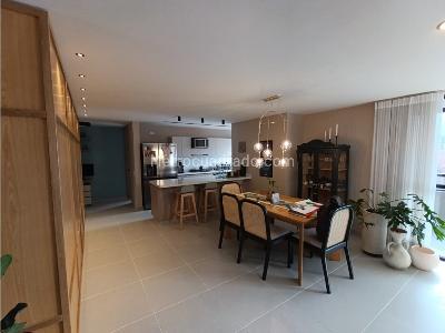 Apartamento de 3 alcobas en venta en Rosales, Medellín, 140 m² · foto 4 de 20