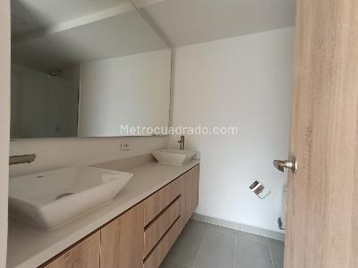 Apartamento de 2 alcobas en arriendo en Loma San Jose Sabaneta, Sabaneta, 90 m² · foto 3 de 18