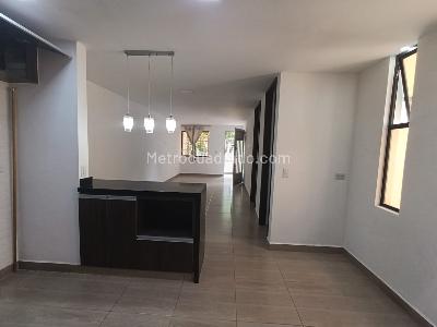 Apartamento de 3 alcobas en arriendo en Las Playas, Medellín, 90 m² · foto 2 de 20
