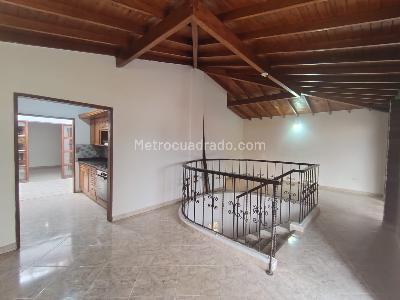 Apartamento de 3 alcobas en arriendo en Santa Monica, Medellín, 140 m² · foto 3 de 20