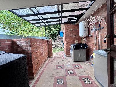Casa de 4 alcobas en arriendo en Loma El Atravesado, Envigado, 300 m² · foto 9 de 20