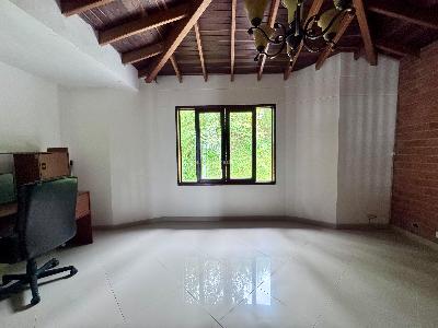 Casa de 4 alcobas en arriendo en Loma El Atravesado, Envigado, 300 m² · foto 14 de 20