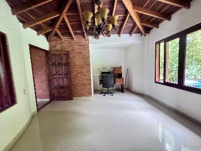 Casa de 4 alcobas en arriendo en Loma El Atravesado, Envigado, 300 m² · foto 15 de 20