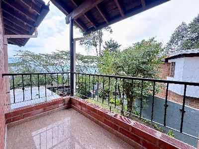 Casa de 4 alcobas en arriendo en Loma El Atravesado, Envigado, 300 m² · foto 18 de 20