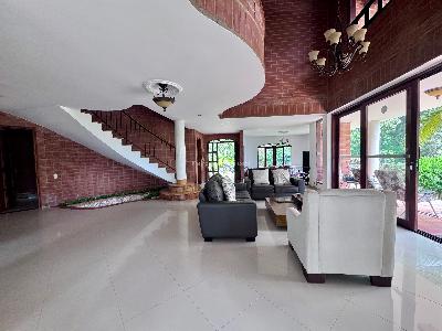 Casa de 4 alcobas en arriendo en Loma El Atravesado, Envigado, 300 m² · foto 2 de 20
