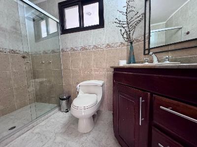 Casa de 4 alcobas en arriendo en Loma El Atravesado, Envigado, 300 m² · foto 8 de 20