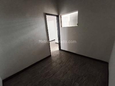 Casa de 4 alcobas en arriendo en Calasanz, Medellín, 245 m² · foto 2 de 20