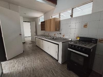 Casa de 4 alcobas en arriendo en Calasanz, Medellín, 245 m² · foto 7 de 20