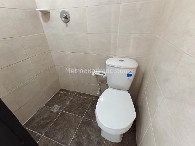 Casa de 4 alcobas en arriendo en Calasanz, Medellín, 245 m² · foto 9 de 20