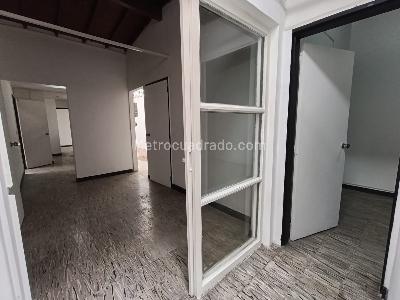Casa de 4 alcobas en arriendo en Calasanz, Medellín, 245 m² · foto 11 de 20