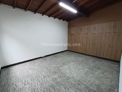Casa de 4 alcobas en arriendo en Calasanz, Medellín, 245 m² · foto 13 de 20