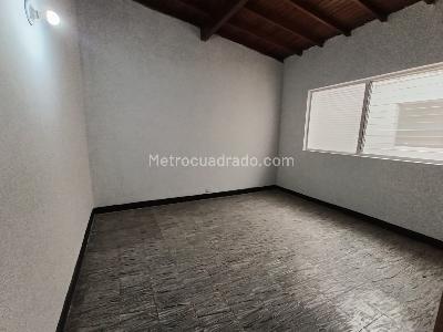 Casa de 4 alcobas en arriendo en Calasanz, Medellín, 245 m² · foto 17 de 20