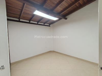 Casa de 5 alcobas en arriendo en Suramericana, Medellín, 180 m² · foto 11 de 20