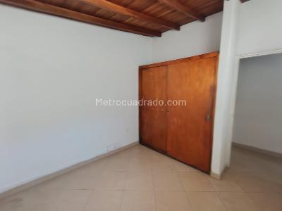 Casa de 5 alcobas en arriendo en Suramericana, Medellín, 180 m² · foto 12 de 20