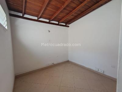 Casa de 5 alcobas en arriendo en Suramericana, Medellín, 180 m² · foto 13 de 20
