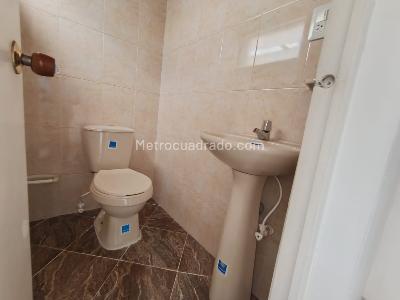 Casa de 5 alcobas en arriendo en Suramericana, Medellín, 180 m² · foto 19 de 20