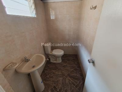 Casa de 5 alcobas en arriendo en Suramericana, Medellín, 180 m² · foto 20 de 20