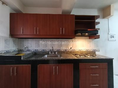 Apartamento de 3 alcobas en arriendo en Buenos Aires, Medellín, 50 m² · foto 3 de 15
