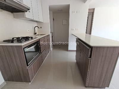 Apartamento de 3 alcobas en arriendo en El Chingui, Envigado, 79 m² · foto 3 de 14