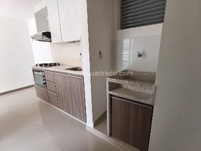 Apartamento de 3 alcobas en arriendo en El Chingui, Envigado, 79 m² · foto 4 de 14