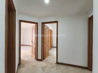Apartamento de 3 alcobas en arriendo en Laureles Medellin, Medellín, 140 m² · foto 16 de 20