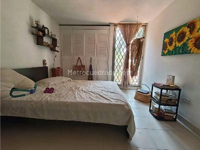 Apartamento de 2 alcobas en venta en Los Colores, Medellín, 86 m² · foto 2 de 20