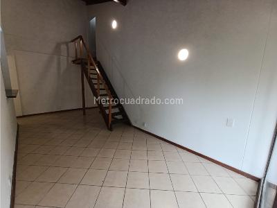Apartamento de 4 alcobas en venta en Calasanz Parte Baja, Medellín, 77 m² · foto 2 de 19