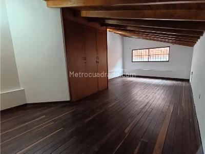 Apartamento de 4 alcobas en venta en Calasanz Parte Baja, Medellín, 77 m² · foto 7 de 19
