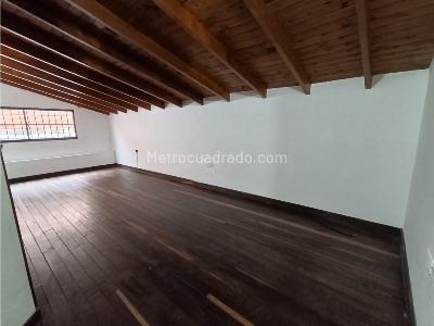 Apartamento de 4 alcobas en venta en Calasanz Parte Baja, Medellín, 77 m² · foto 8 de 19