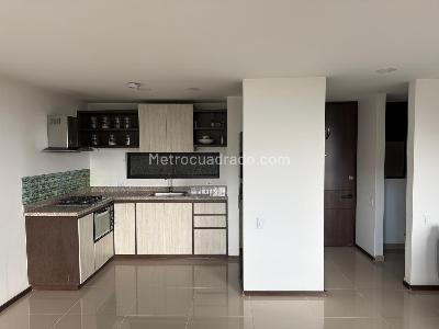 Apartamento de 2 alcobas en arriendo en El Carmelo Sabaneta, Sabaneta, 75 m² · foto 10 de 17