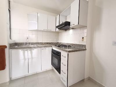 Apartamento de 3 alcobas en arriendo en Castropol, Medellín, 82 m² · foto 2 de 14