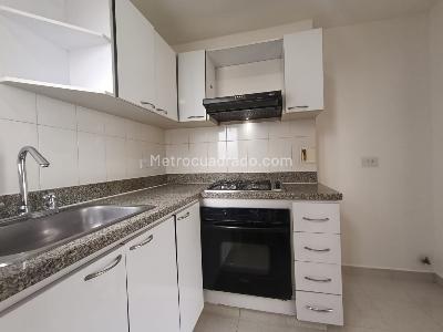 Apartamento de 3 alcobas en arriendo en Castropol, Medellín, 82 m² · foto 3 de 14