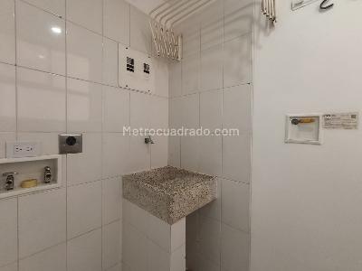 Apartamento de 3 alcobas en arriendo en Castropol, Medellín, 82 m² · foto 4 de 14
