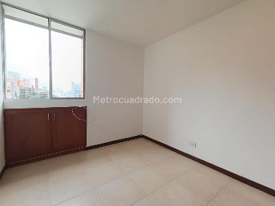 Apartamento de 3 alcobas en arriendo en Castropol, Medellín, 82 m² · foto 8 de 14