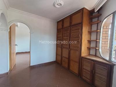 Casa de 4 alcobas en arriendo en Fatima Itagui, Itagüí, 216 m² · foto 9 de 20
