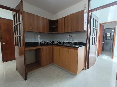 Casa de 3 alcobas en arriendo en Loma El Atravesado, Envigado, 212 m² · foto 4 de 20