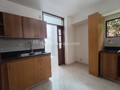 Casa de 3 alcobas en arriendo en Loma El Atravesado, Envigado, 212 m² · foto 5 de 20