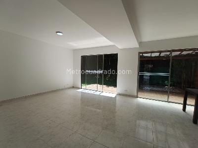 Casa de 3 alcobas en arriendo en Loma El Atravesado, Envigado, 212 m² · foto 7 de 20