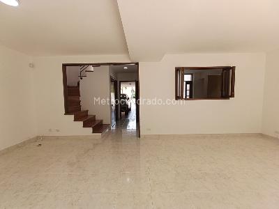 Casa de 3 alcobas en arriendo en Loma El Atravesado, Envigado, 212 m² · foto 8 de 20