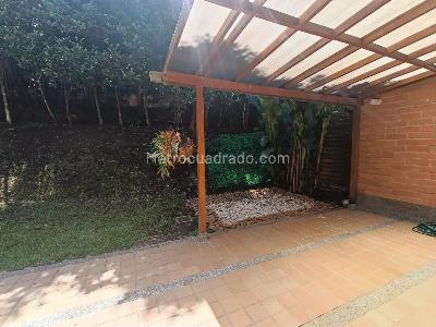 Casa de 3 alcobas en arriendo en Loma El Atravesado, Envigado, 212 m² · foto 9 de 20