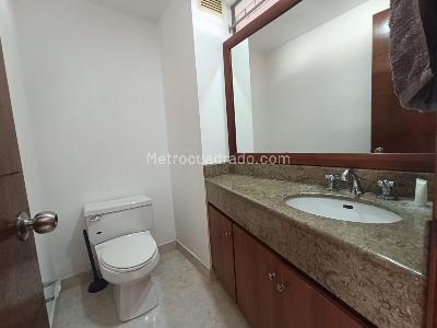 Casa de 3 alcobas en arriendo en Loma El Atravesado, Envigado, 212 m² · foto 18 de 20