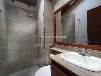 Casa de 3 alcobas en arriendo en Loma El Atravesado, Envigado, 212 m² · foto 20 de 20