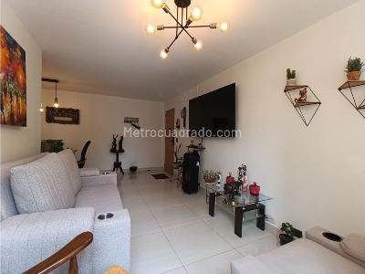 Apartamento de 3 alcobas en venta en Calasanz Parte Baja, Medellín, 70 m² · foto 3 de 20