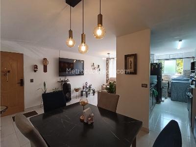 Apartamento de 3 alcobas en venta en Calasanz Parte Baja, Medellín, 70 m² · foto 4 de 20