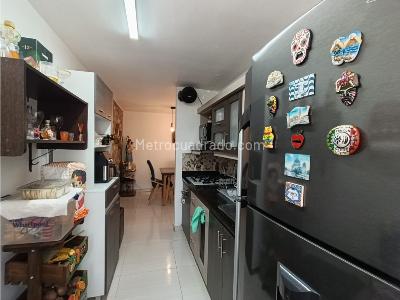 Apartamento de 3 alcobas en venta en Calasanz Parte Baja, Medellín, 70 m² · foto 8 de 20