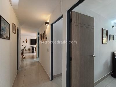 Apartamento de 3 alcobas en venta en Calasanz Parte Baja, Medellín, 70 m² · foto 10 de 20