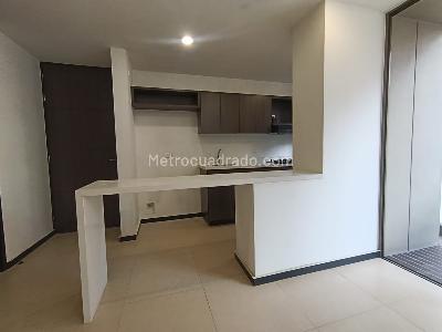 Apartamento de 2 alcobas en arriendo en Altos Del Poblado Cola Del Zorro, Medellín, 67 m² · foto 10 de 12