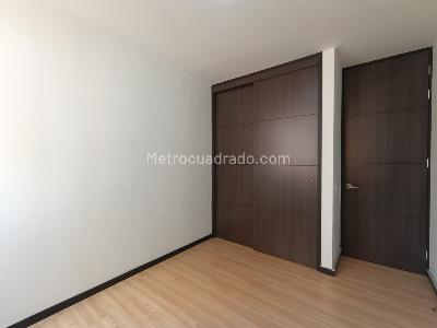 Apartamento de 2 alcobas en arriendo en Altos Del Poblado Cola Del Zorro, Medellín, 67 m² · foto 6 de 12